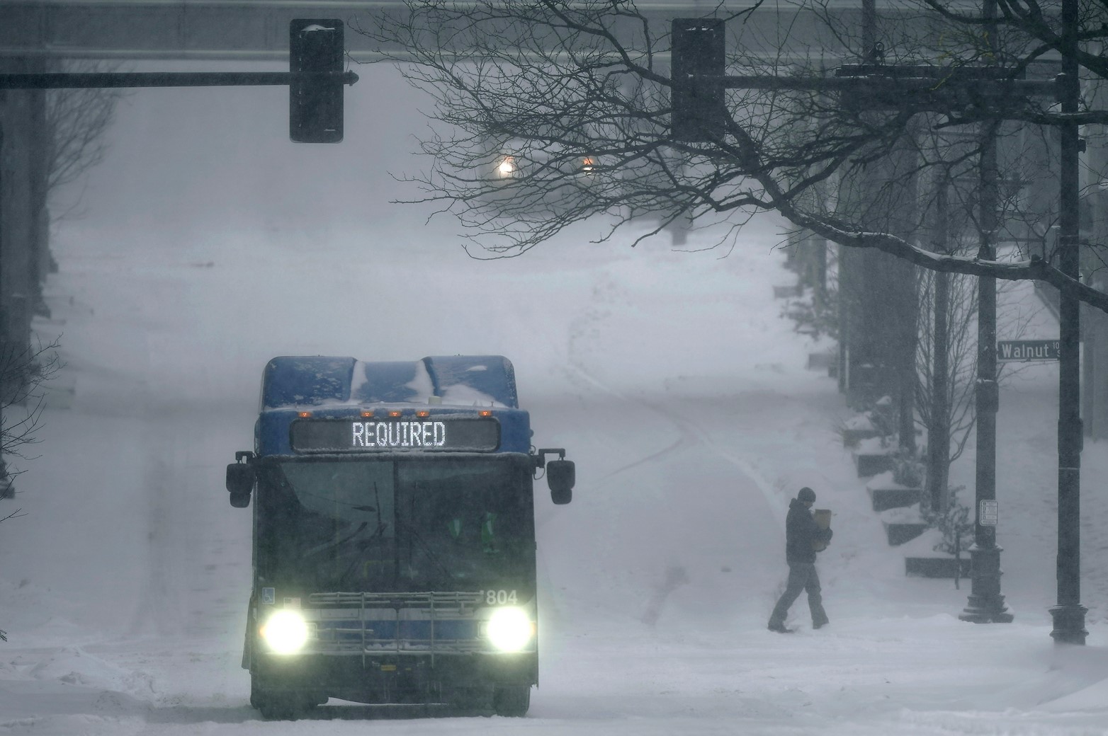Ледени виелици в Средния Запад, рекордно топло време в Югоизтока на САЩ