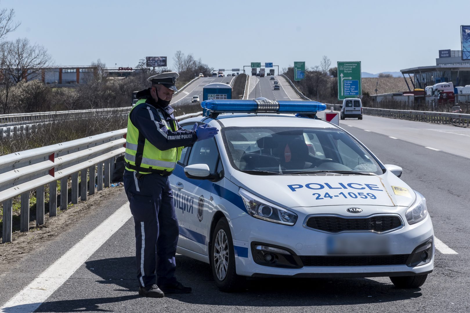 Мъртвопияна жена катастрофира в Лом. Има пострадал