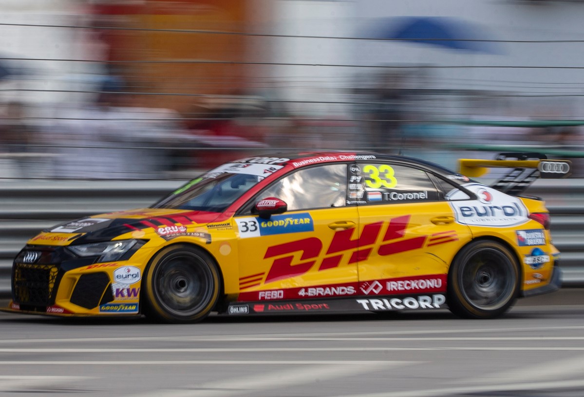 DHL спира всички доставки на територията на Русия
