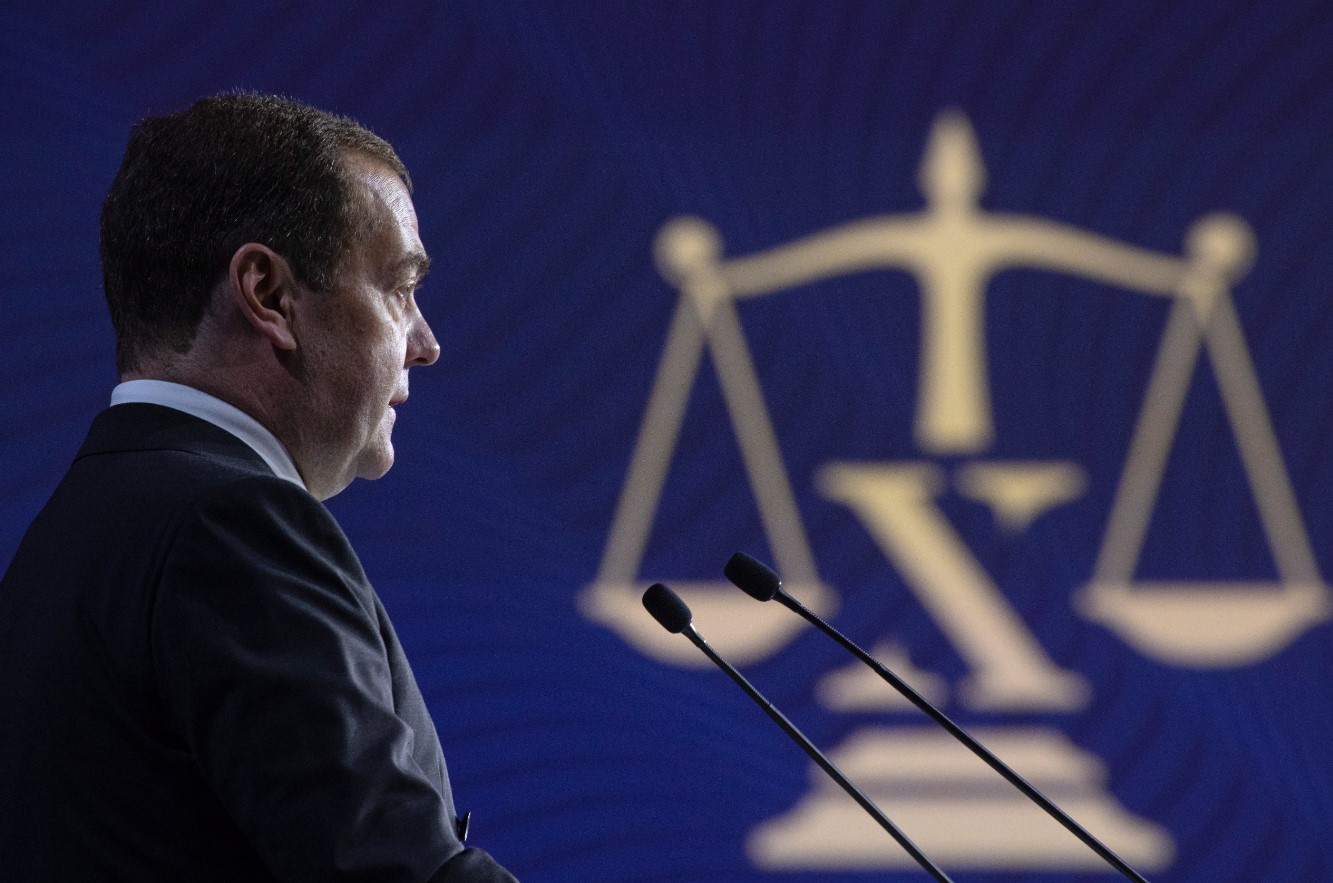 Медведев: Русия може да конфискува имуществото на чужди компании