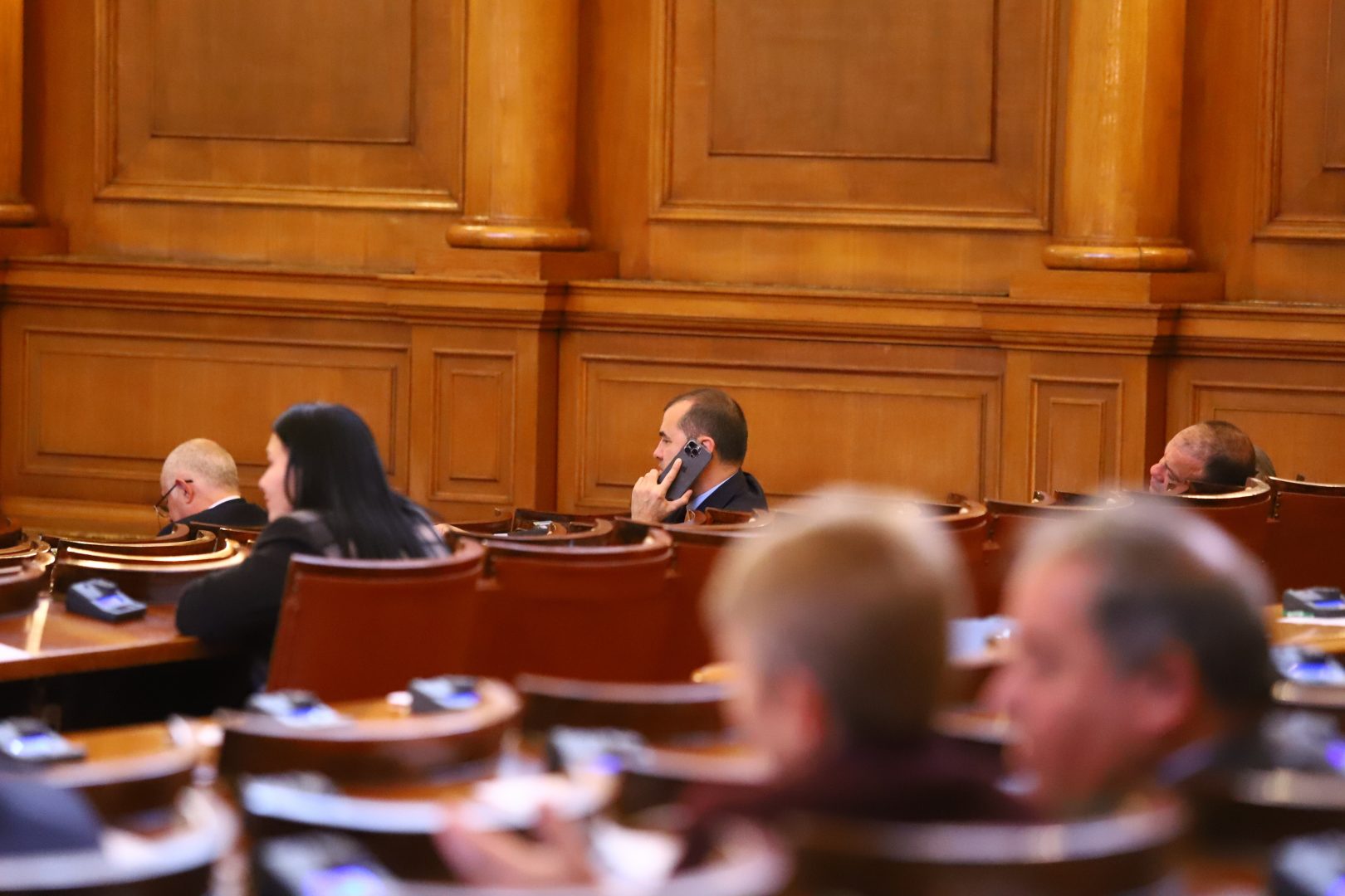 Депутатите ще заседават за бюджета и в петък
