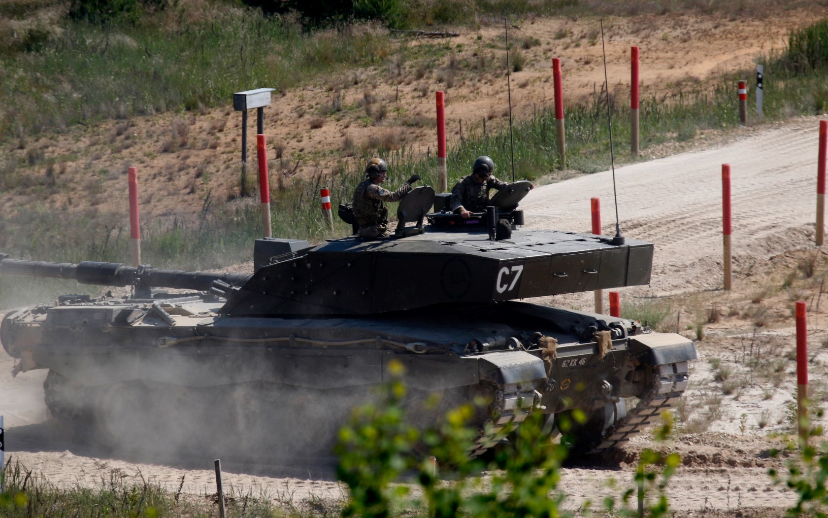 Великобритания реши: Киев получава танкове Challenger 2