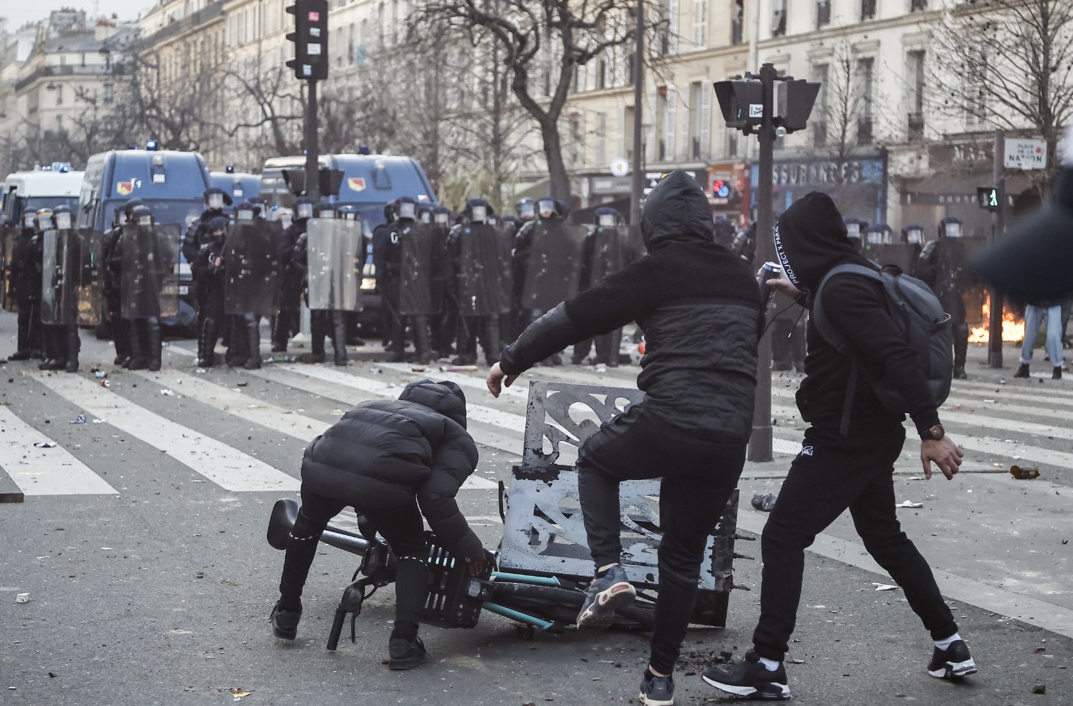 Протести в Париж
