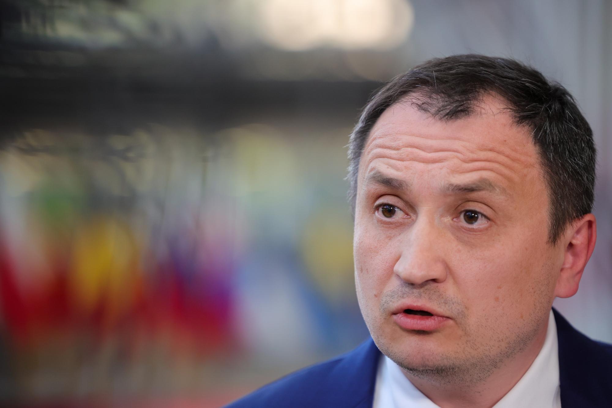Украински министър си прехвърли земя за $7,3 млн.