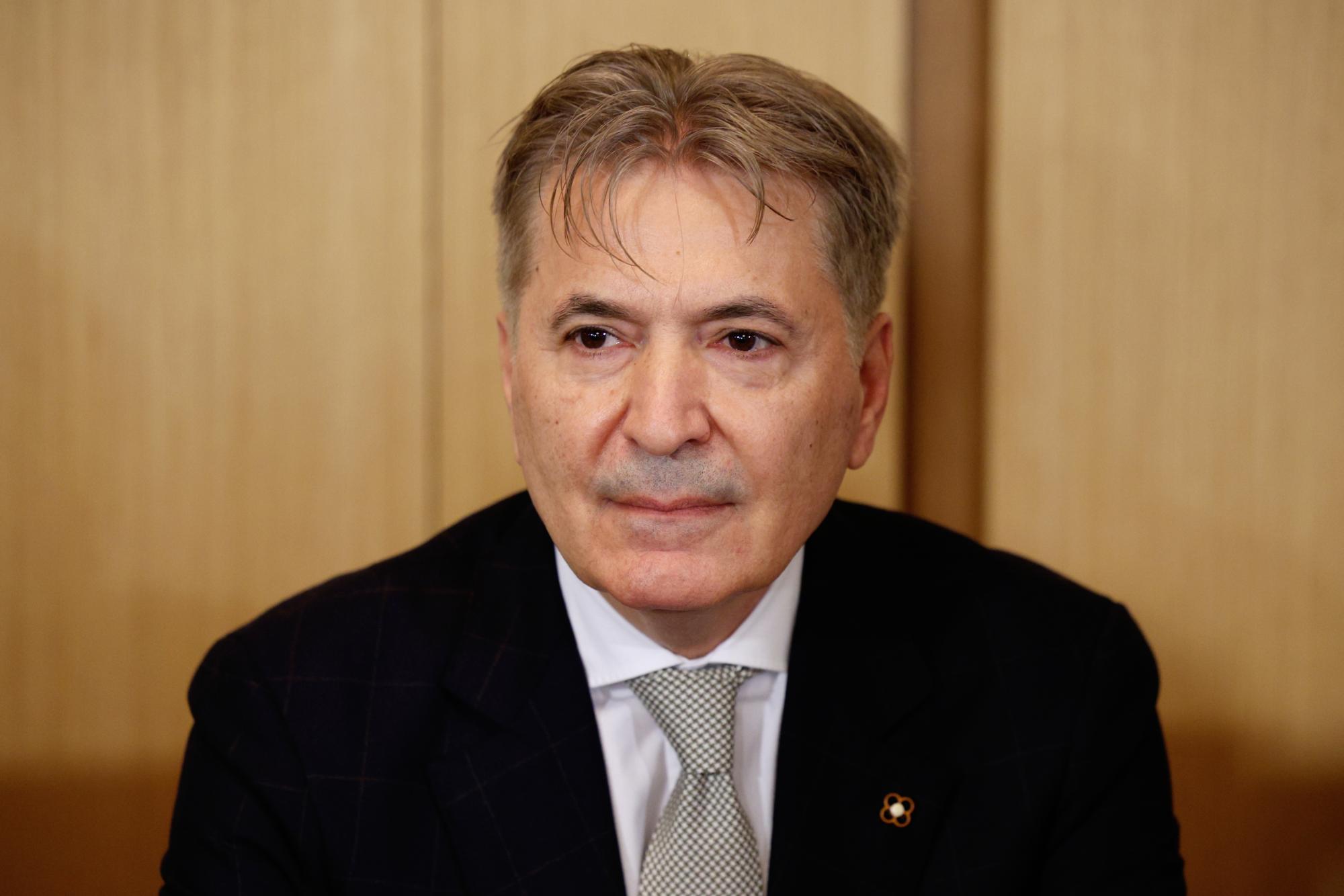 Служебният министър Николов внезапно отмени назначенията на 13 нови търговски аташета