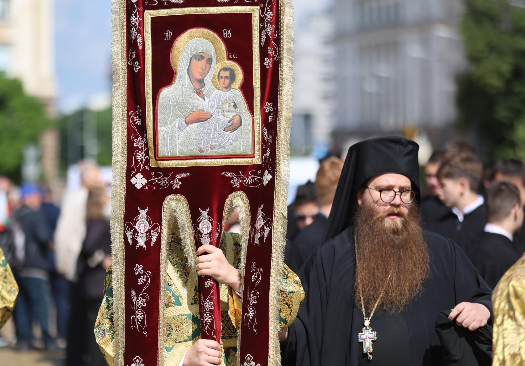 "Върви народе възродени": България отбеляза 24 май (СНИМКИ)