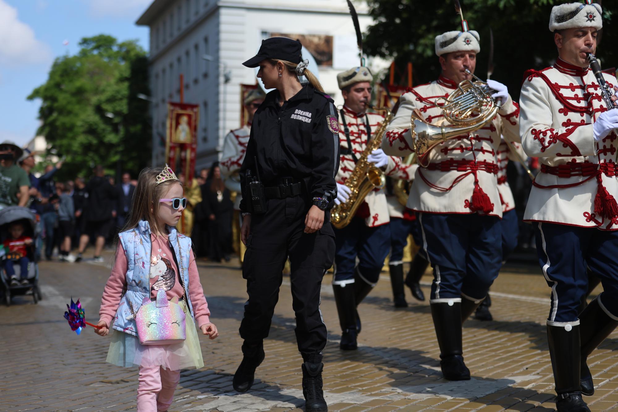 "Върви народе възродени": България отбеляза 24 май (СНИМКИ)