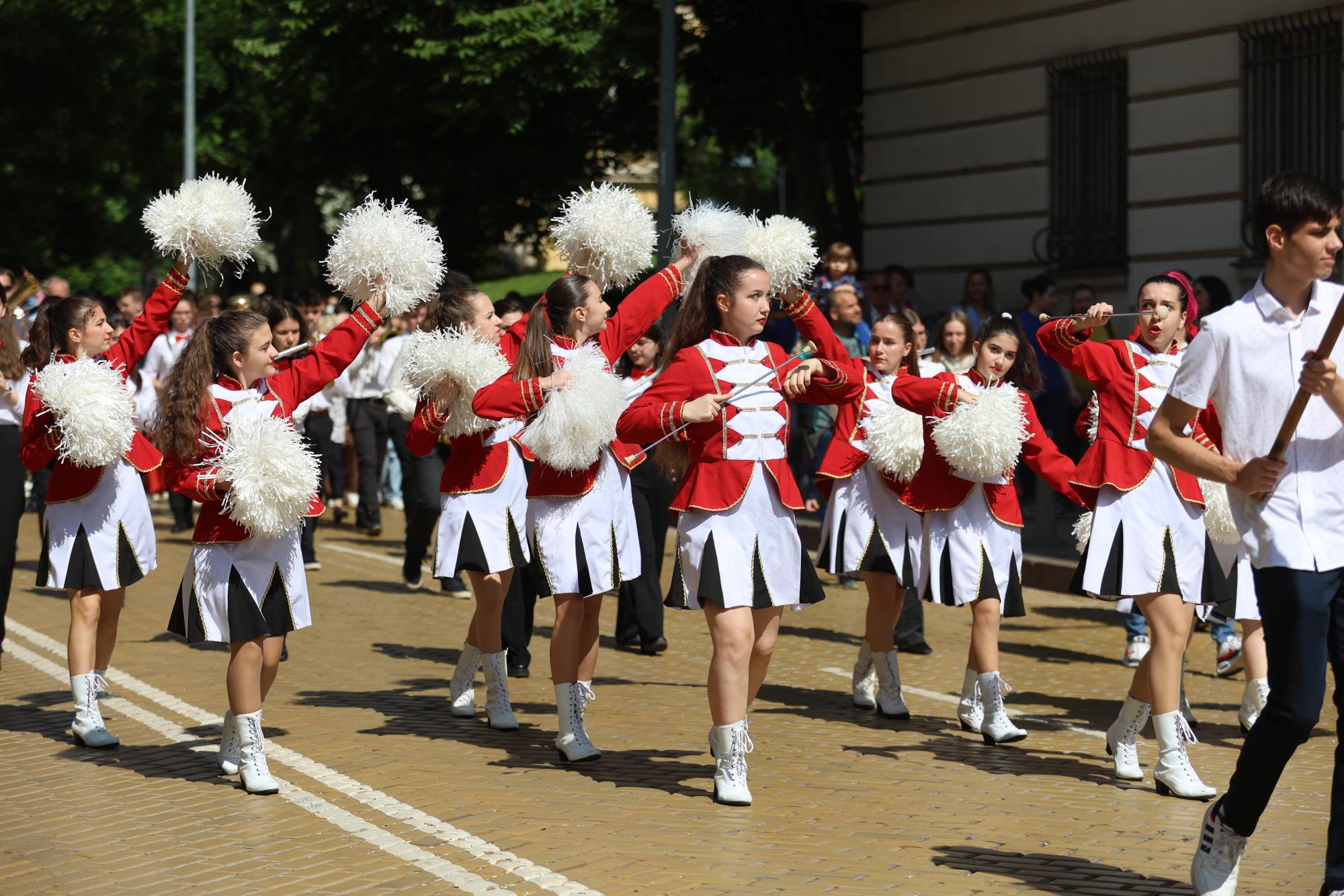 "Върви народе възродени": България отбеляза 24 май (СНИМКИ)