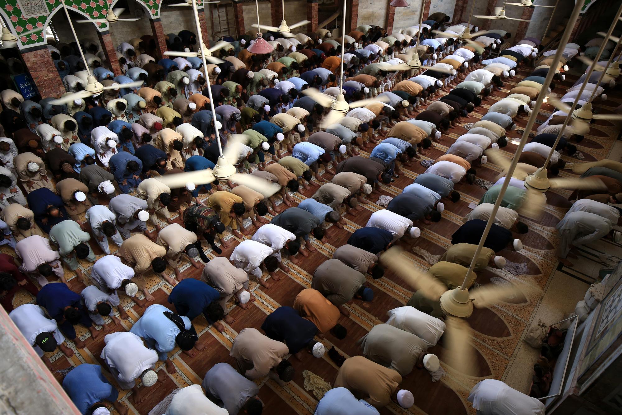 Другата страна на Курбан байрама - 16 000 месари ранени за ден при жертвоприношения