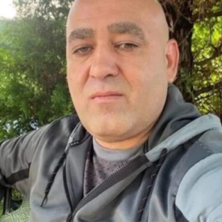 Застреляха Паро Боксьора в софийския квартал „Модерно предградие“, пише SafeNews. Става въпрос за вражда между две фирми за бързи кредити. Извънредно: Изстрели гърмят в столичен квартал, има убит СНИМКИ Според информацията Паро Боксьора е отишъл с намeрението за саморазправа. В спора възниква сбиване, като в свадата е изваден пистолет и Паро е застрелян в слабините и гърдите. Един от неговите служители е уцелен в крака и е откаран в Пирогов. Стрелбата е възпроизведена в блок 3 в „Модерно предградие“. По първоначална информация тялото на убития е открито да лежи на земята.