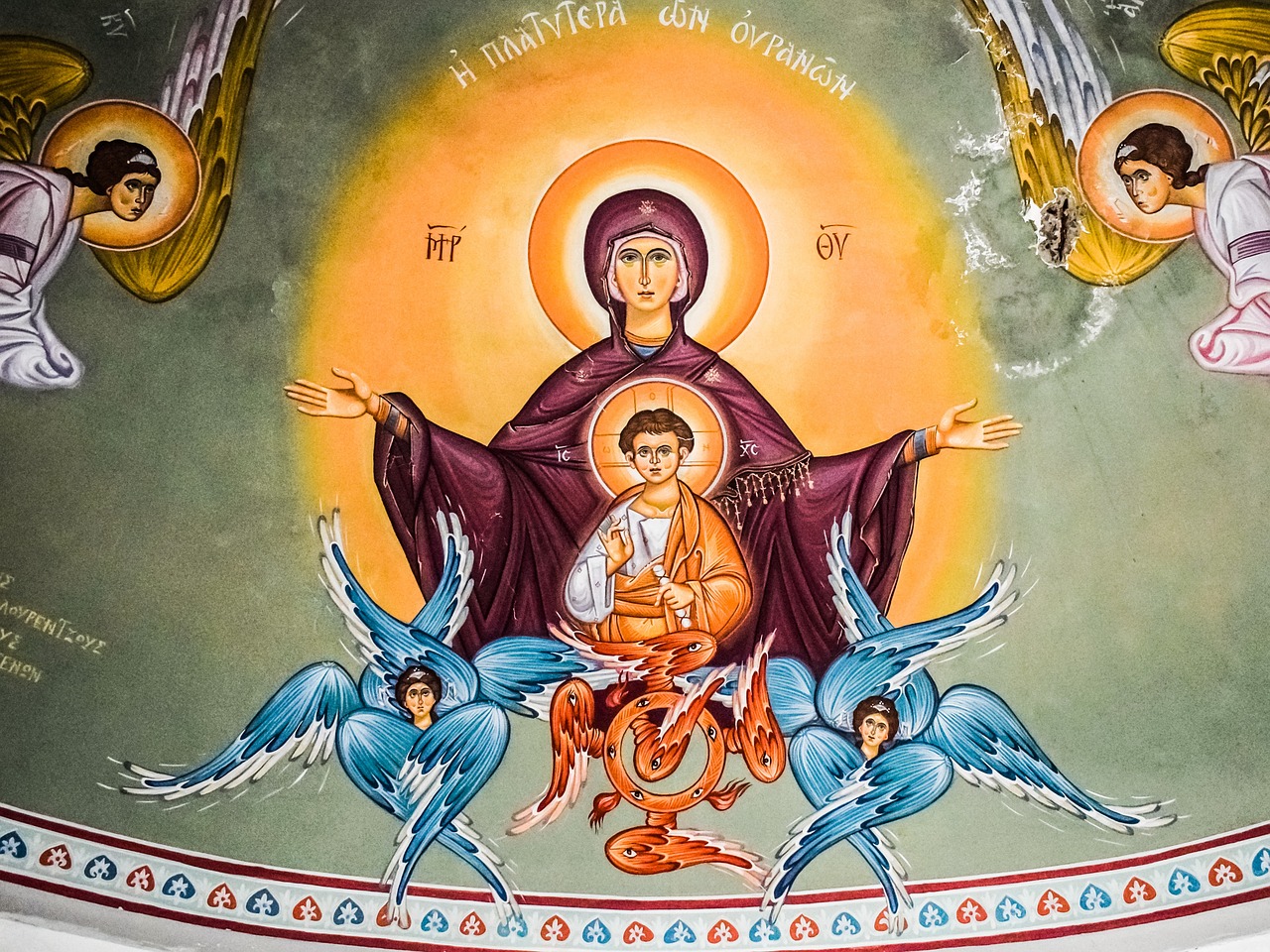 На колко години е Дева Мария, когато ражда Исус?