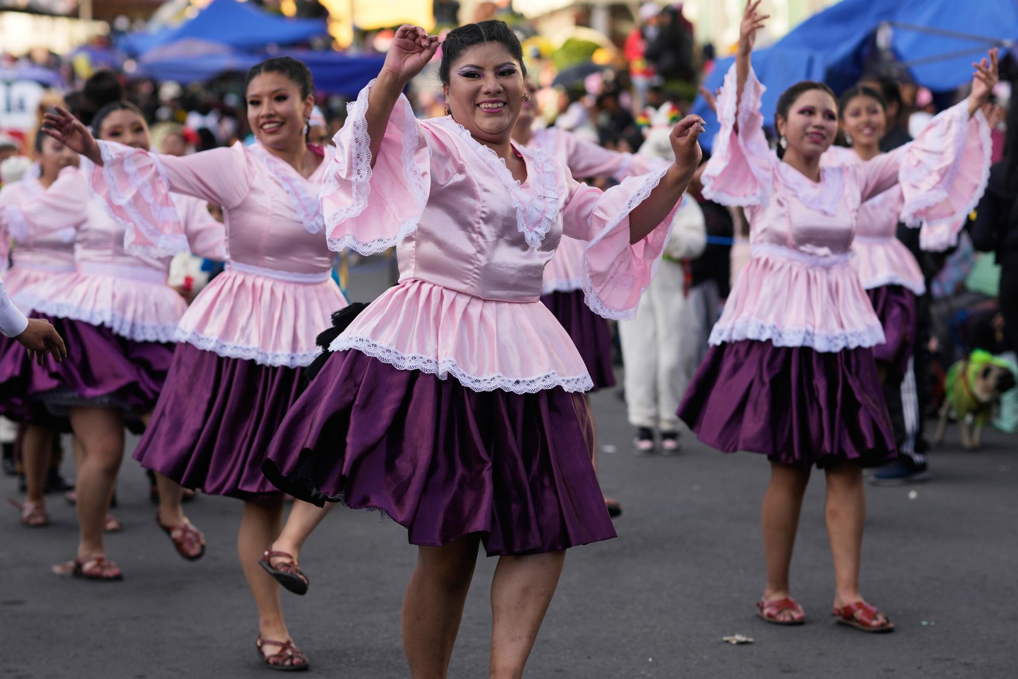 Защо коледната музика звучи толкова „коледно“