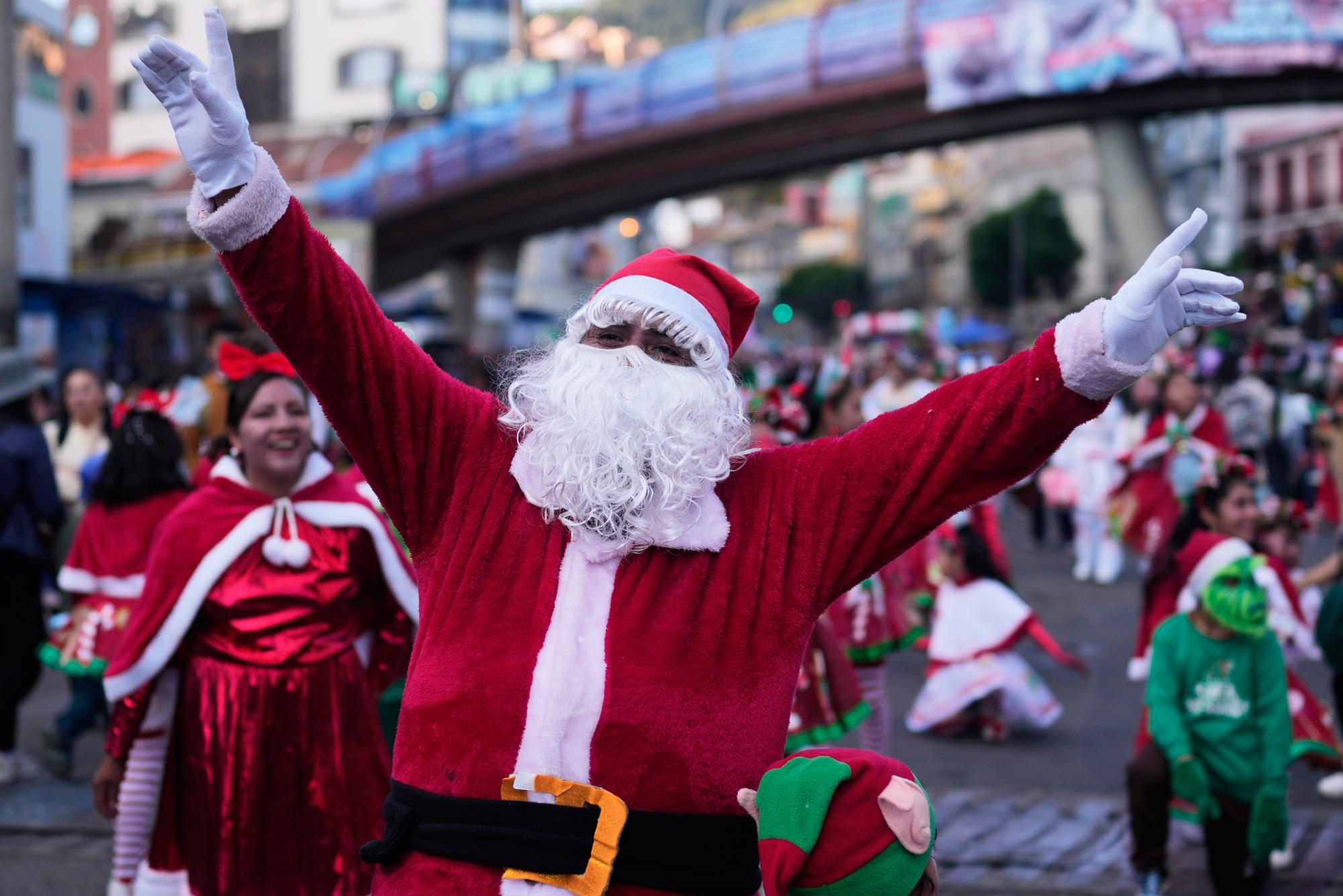 Защо коледната музика звучи толкова „коледно“